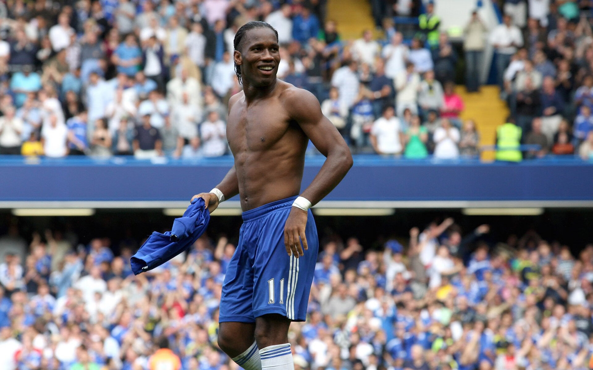 勇士队追求“三连冠”,士气高昂再创辉煌奇迹