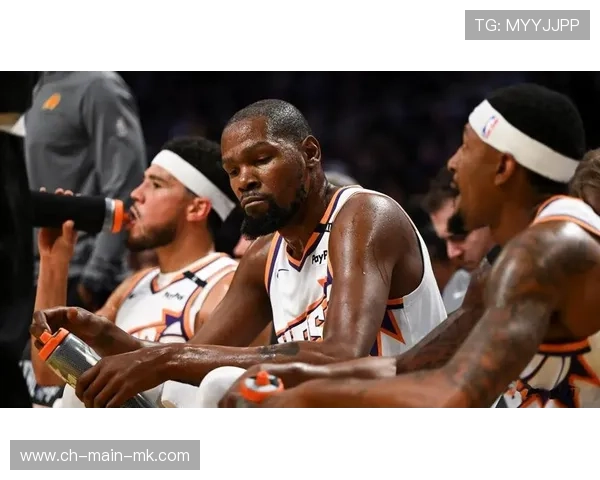 太阳伤病名单达七人，布克孤军奋战——逆境中的坚定信念与团队的力量